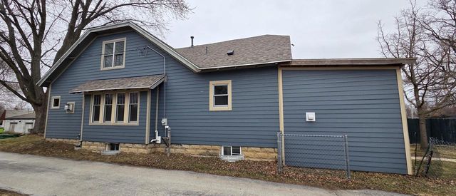 9120 S Chicago COURT, Oak Creek, WI 53154