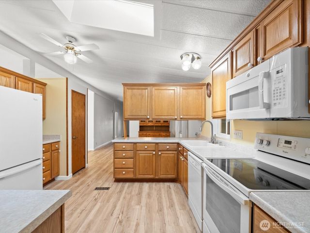 1427 100th Street SW #127, Everett, WA 98204