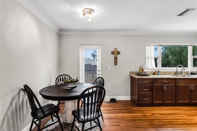 2425 36TH AVENUE N, St Petersburg, FL 33713