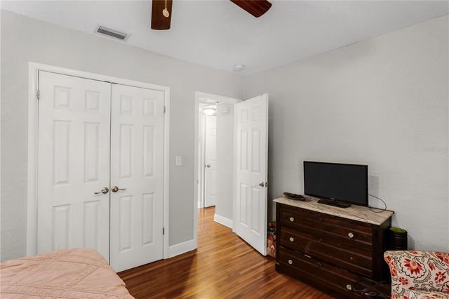 2425 36TH AVENUE N, St Petersburg, FL 33713