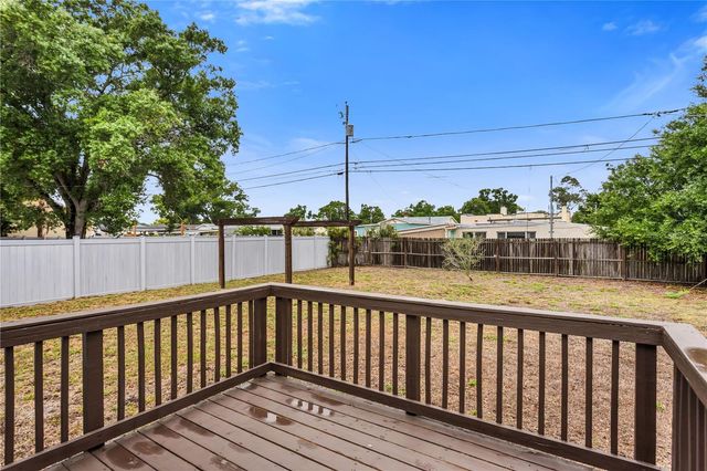 2425 36TH AVENUE N, St Petersburg, FL 33713