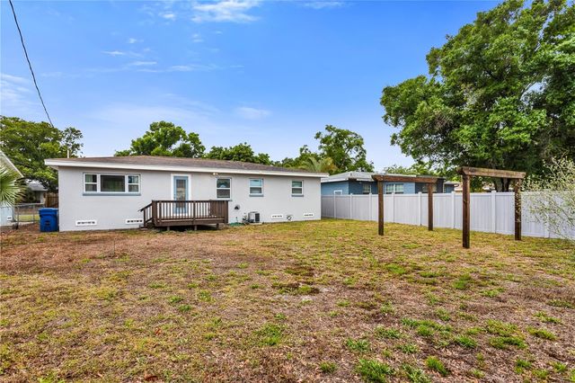 2425 36TH AVENUE N, St Petersburg, FL 33713