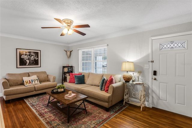 2425 36TH AVENUE N, St Petersburg, FL 33713