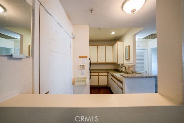 640 W 4th 101, Long Beach, CA 90802