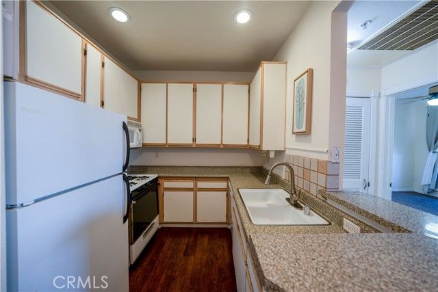 640 W 4th 101, Long Beach, CA 90802