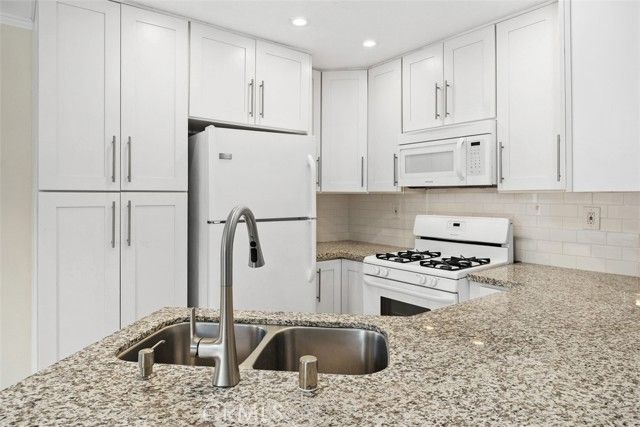 2576 Avenida Del Vista 204, Corona, CA 92882