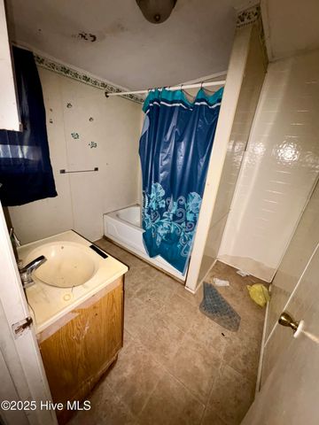 216 Crawford Street, Bethel, NC 27812