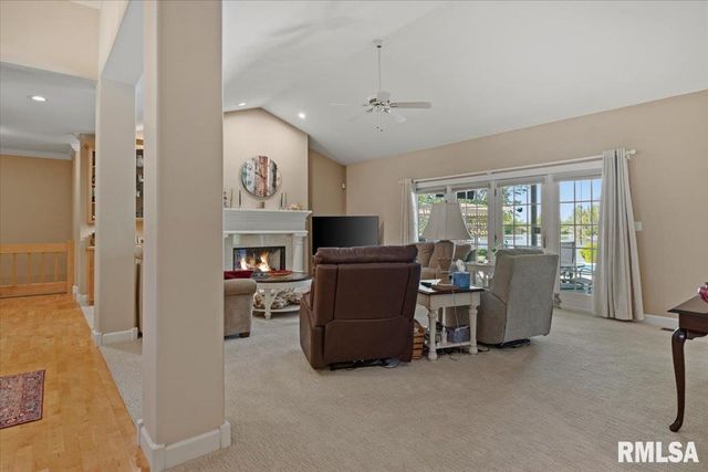 5635 Wagon Ford Road, Chatham, IL 62629