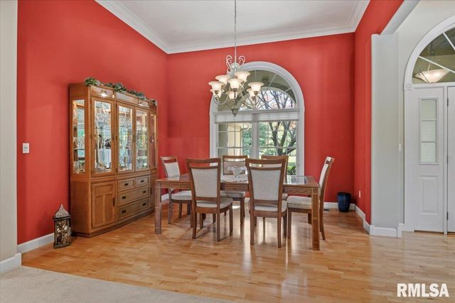 5635 Wagon Ford Road, Chatham, IL 62629