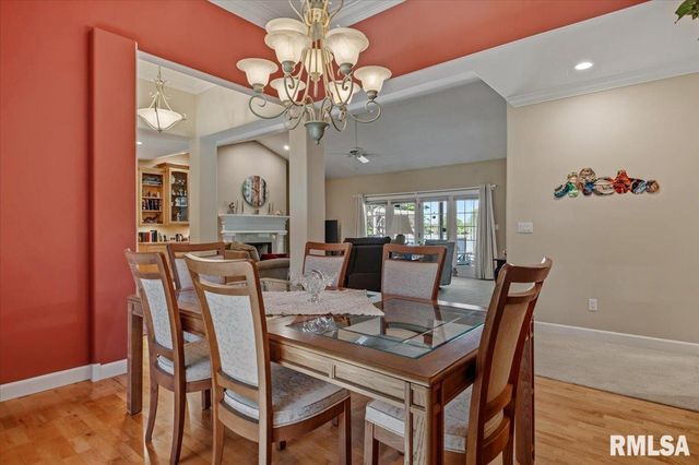 5635 Wagon Ford Road, Chatham, IL 62629