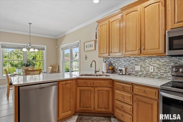 5635 Wagon Ford Road, Chatham, IL 62629