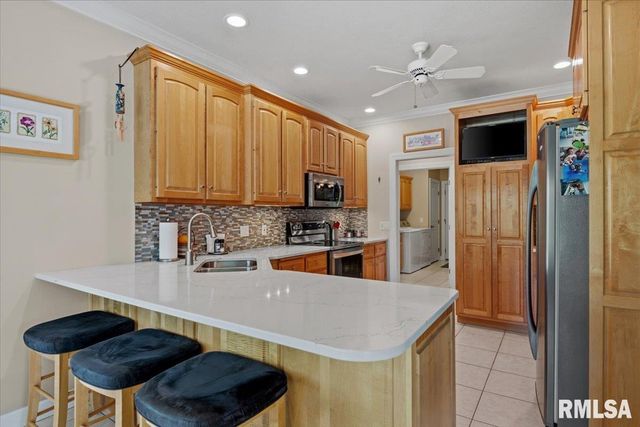 5635 Wagon Ford Road, Chatham, IL 62629