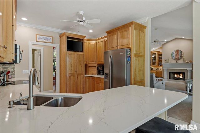 5635 Wagon Ford Road, Chatham, IL 62629