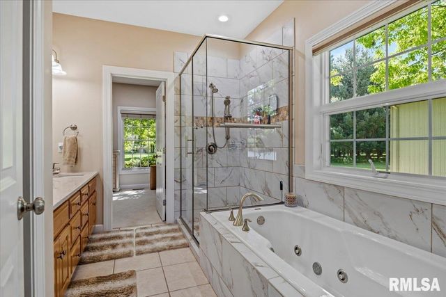 5635 Wagon Ford Road, Chatham, IL 62629