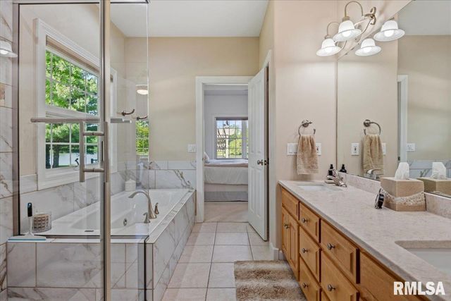 5635 Wagon Ford Road, Chatham, IL 62629