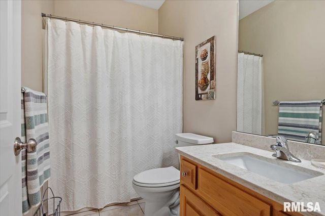 5635 Wagon Ford Road, Chatham, IL 62629