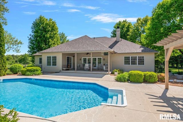 5635 Wagon Ford Road, Chatham, IL 62629