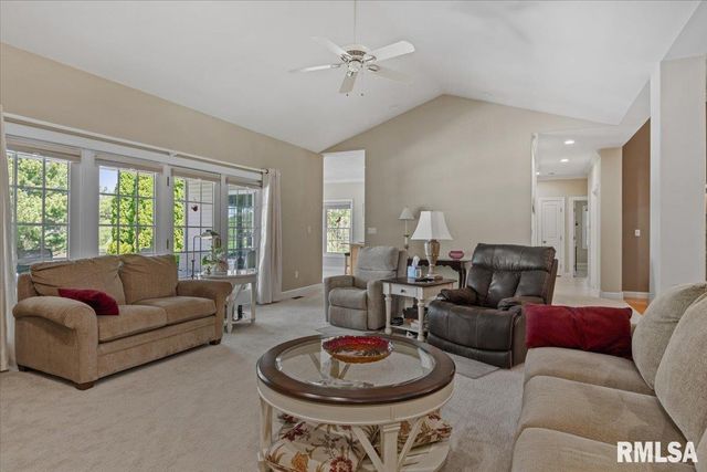 5635 Wagon Ford Road, Chatham, IL 62629