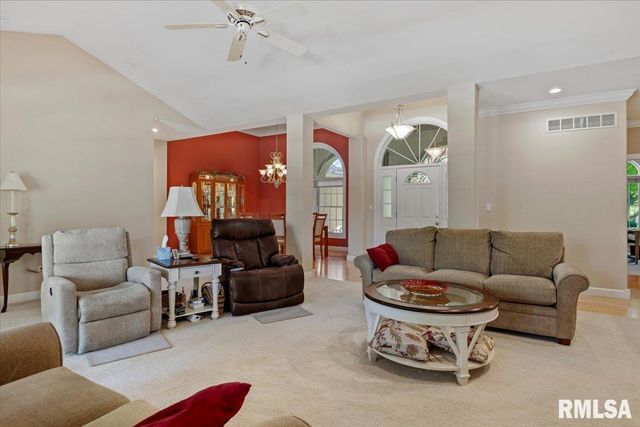5635 Wagon Ford Road, Chatham, IL 62629