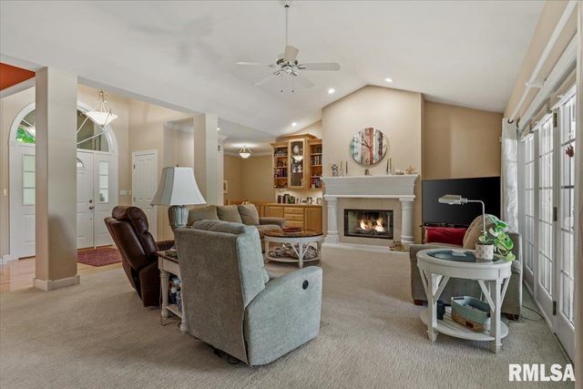 5635 Wagon Ford Road, Chatham, IL 62629