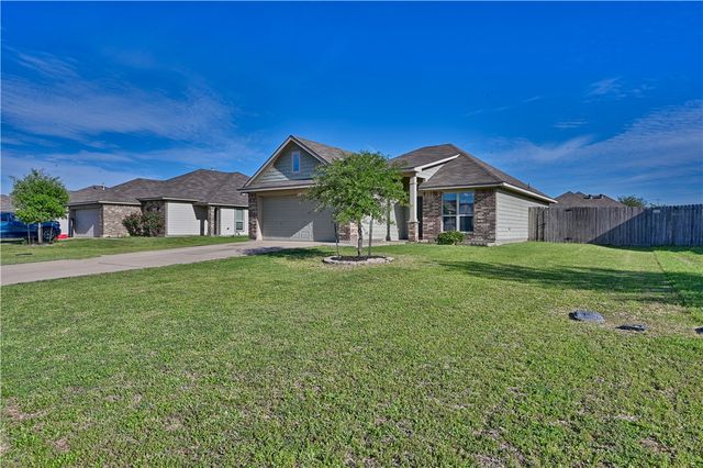 808 Mockingbird Street, Navasota, TX 77868