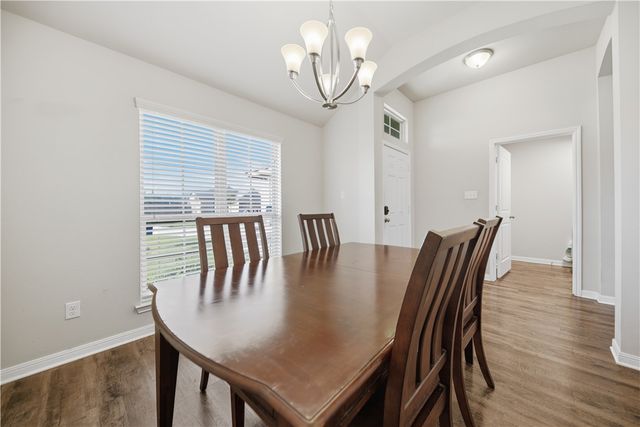 808 Mockingbird Street, Navasota, TX 77868