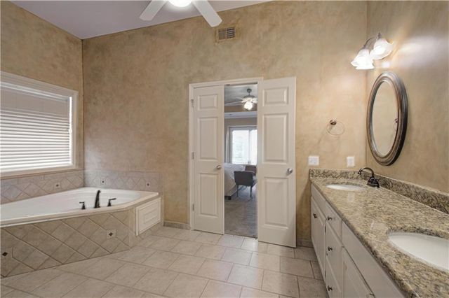 304 NE Hidden Valley Way, Lee's Summit, MO 64064