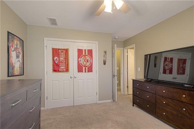 304 NE Hidden Valley Way, Lee's Summit, MO 64064