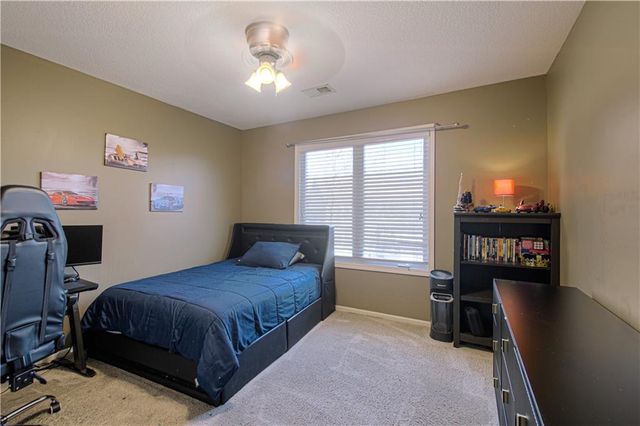 304 NE Hidden Valley Way, Lee's Summit, MO 64064