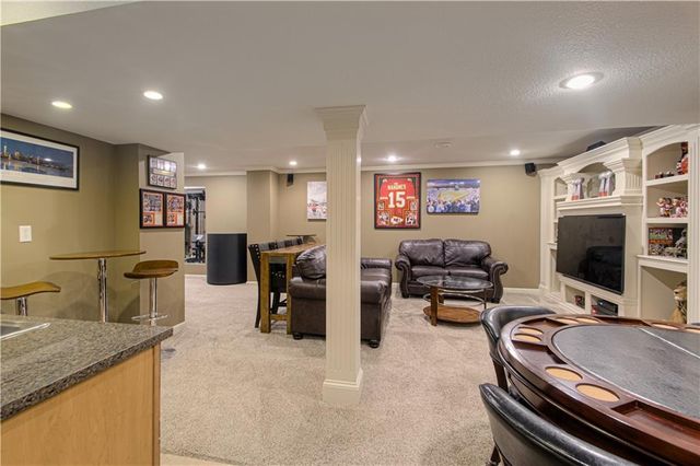 304 NE Hidden Valley Way, Lee's Summit, MO 64064