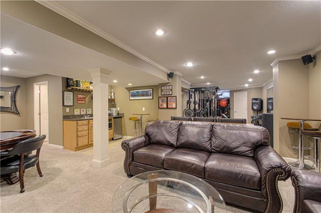 304 NE Hidden Valley Way, Lee's Summit, MO 64064