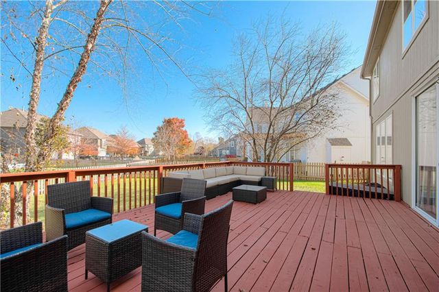 304 NE Hidden Valley Way, Lee's Summit, MO 64064