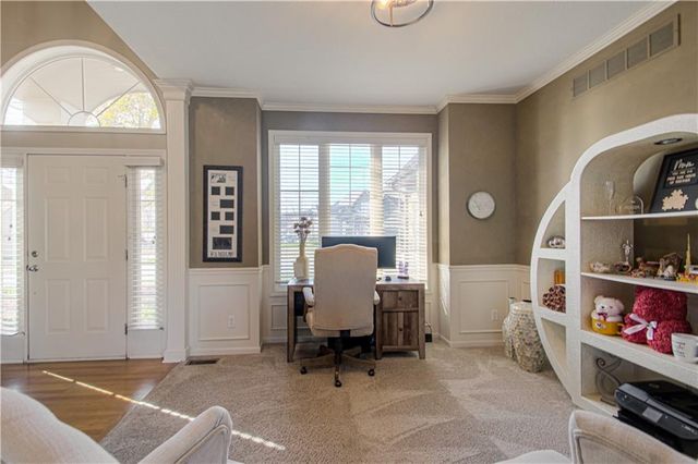 304 NE Hidden Valley Way, Lee's Summit, MO 64064