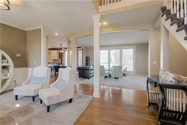 304 NE Hidden Valley Way, Lee's Summit, MO 64064