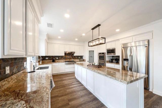 797 Vista Canyon Circle, Vista, CA 92084