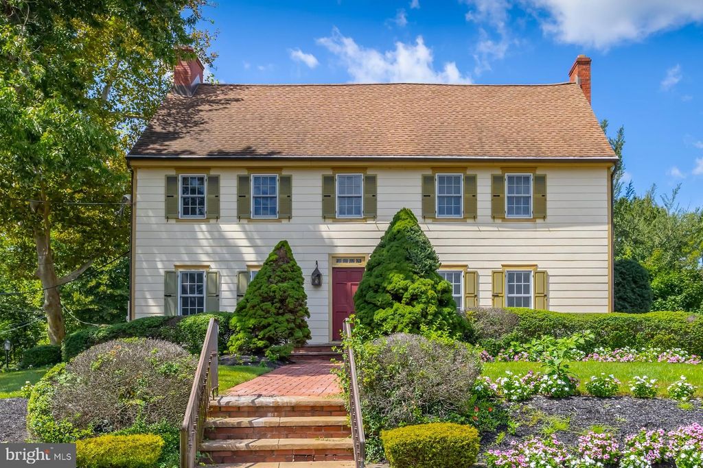 32 N MAIN ST, MULLICA HILL, NJ 08062 — exterior