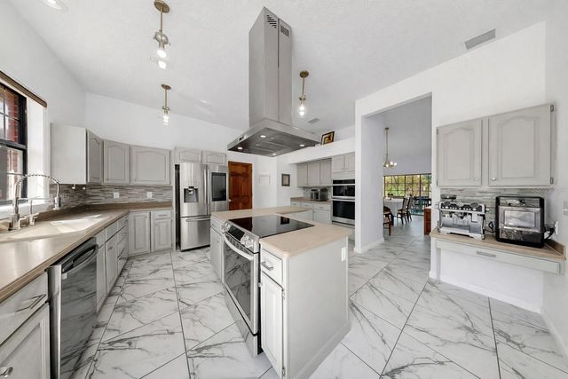 13607 2ND AVENUE E, Bradenton, FL 34212