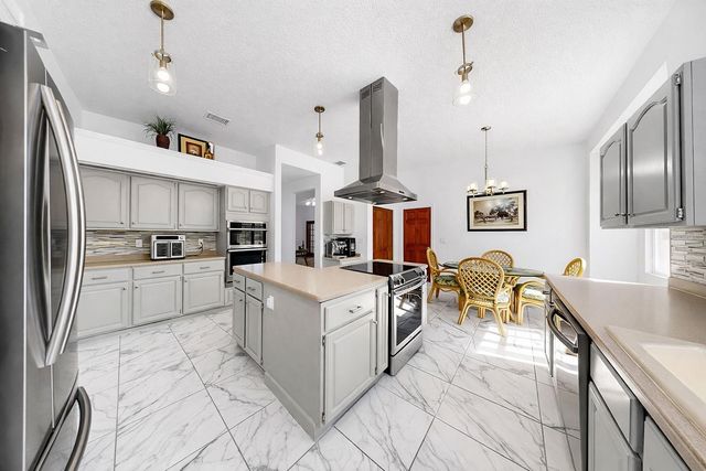 13607 2ND AVENUE E, Bradenton, FL 34212