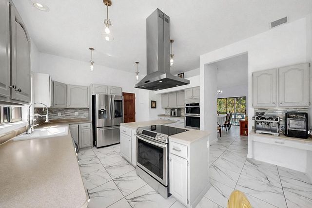 13607 2ND AVENUE E, Bradenton, FL 34212