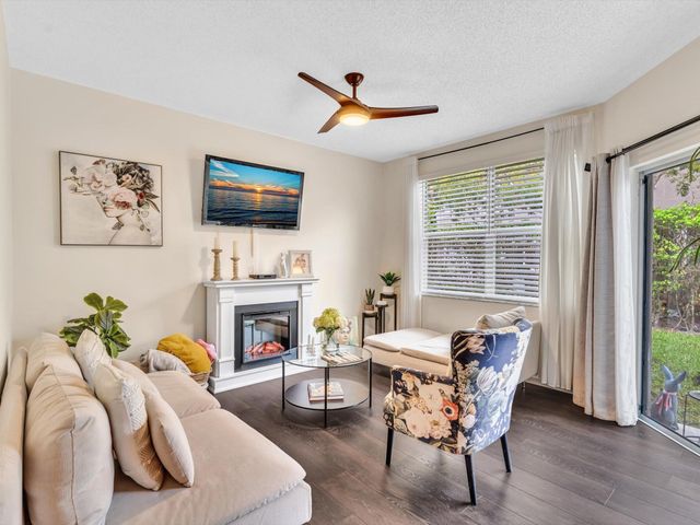20930 Vía Azalea 5, Boca Raton, FL 33428