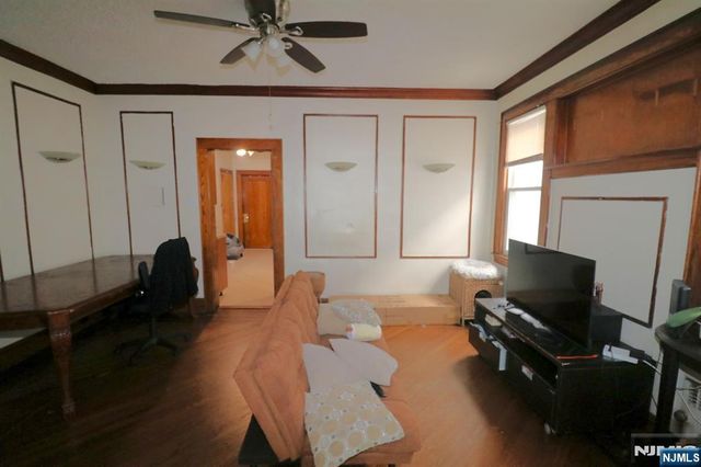 287-289 New York Avenue, Newark, NJ 07105