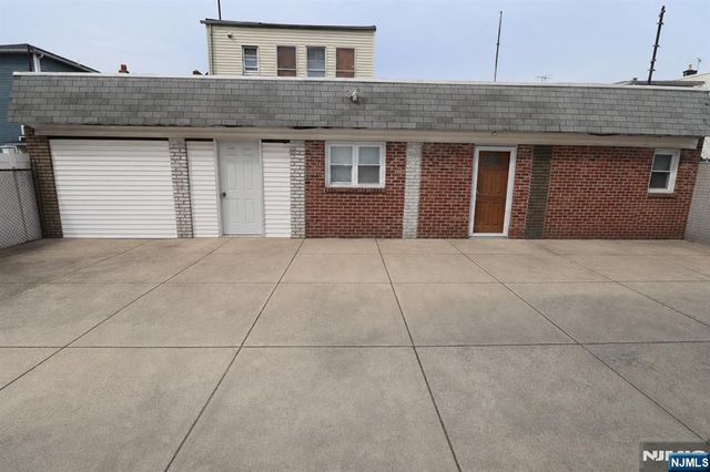 287-289 New York Avenue, Newark, NJ 07105