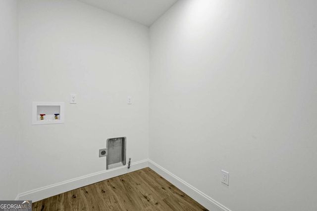 9035 Sandorn Drive, Roswell, GA 30075