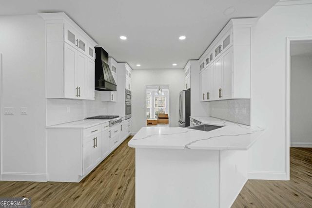 9035 Sandorn Drive, Roswell, GA 30075