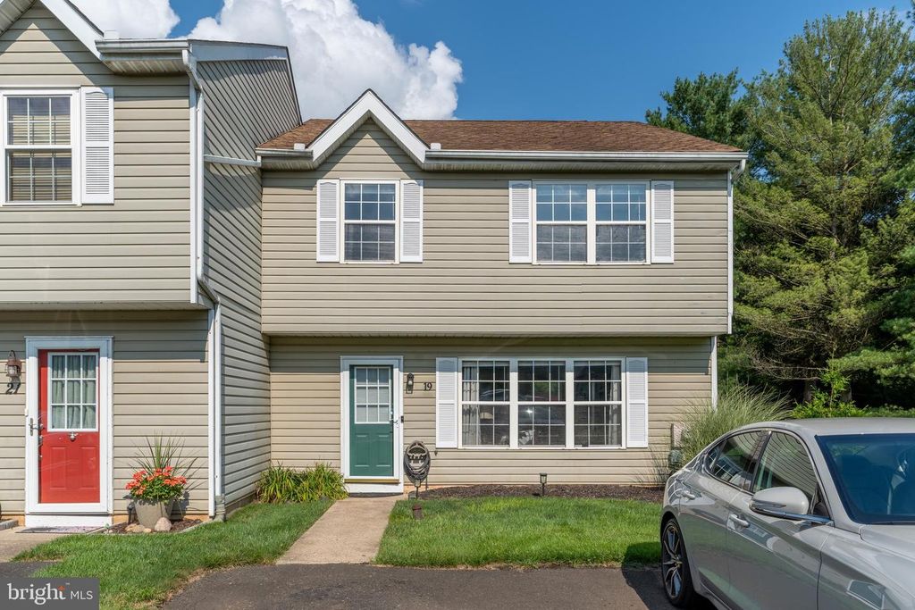 19 JENNIFER DR, CHALFONT, PA 18914 — exterior