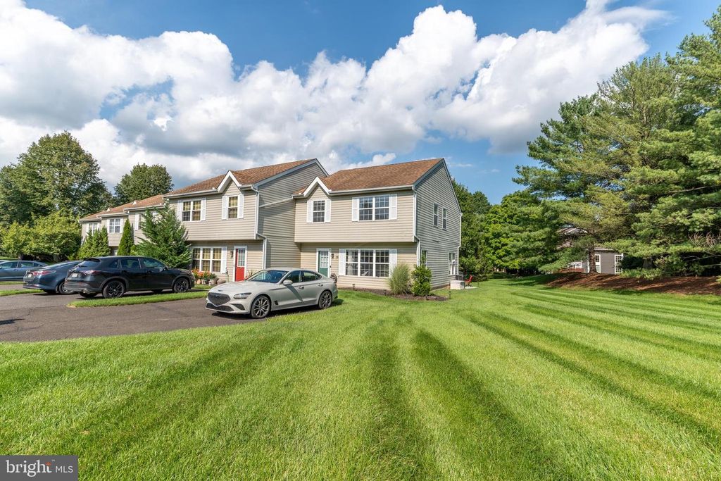 19 JENNIFER DR, CHALFONT, PA 18914 — photo 2
