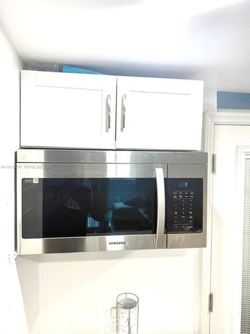 1045 10th St 206, Miami Beach, FL 33139