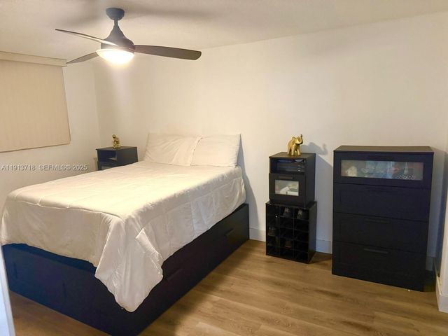 1045 10th St 206, Miami Beach, FL 33139