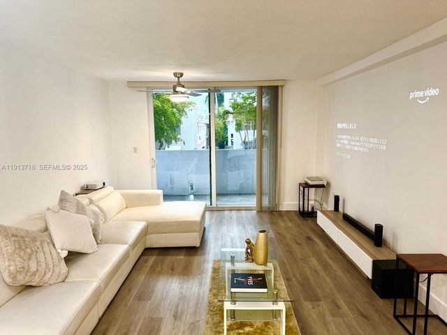 1045 10th St 206, Miami Beach, FL 33139