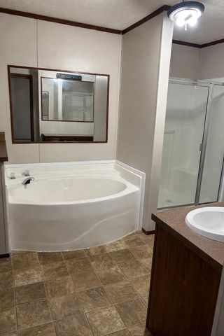 1505 OAK HILL RD, Bolivar, TN 38008